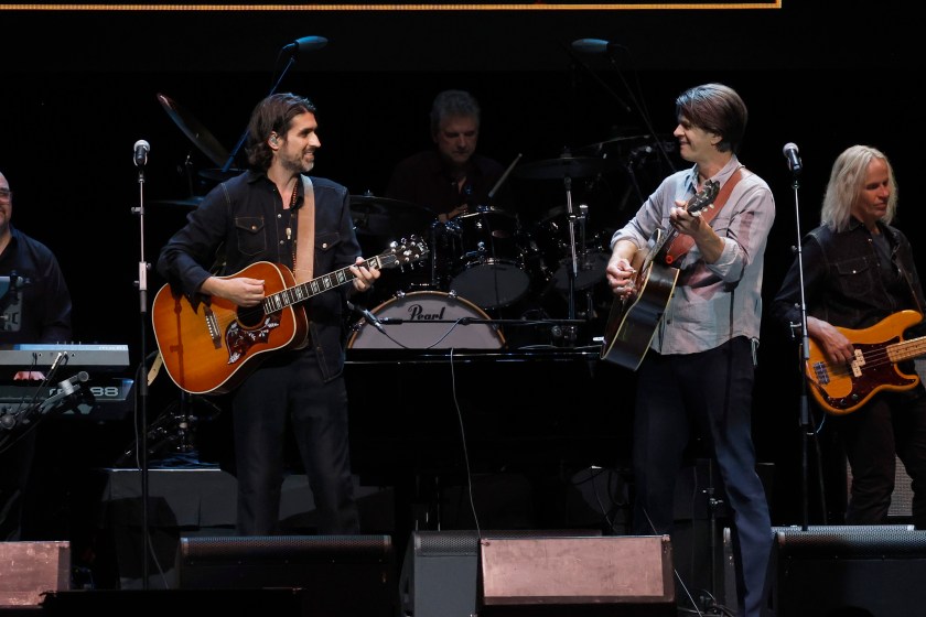 NASHVILLE, TENNESSEE - OCTOBER 03: (L-R) Ed Jurdi and Gordy Quist of Band of Heathens performs onstage for The Final Nashville Show - A Tribute To Ronnie Milsap at Bridgestone Arena on October 03, 2023 in Nashville, Tennessee. 