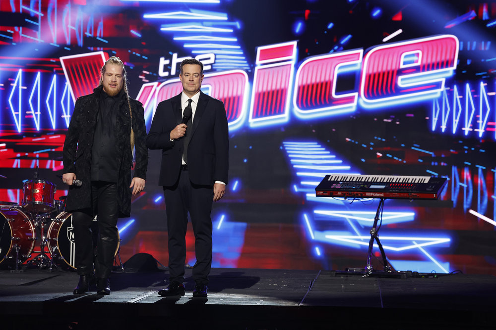 THE VOICE -- "Live Finale Part 1” Episode 2422A -- Pictured: (l-r) Huntley, Carson Daly --