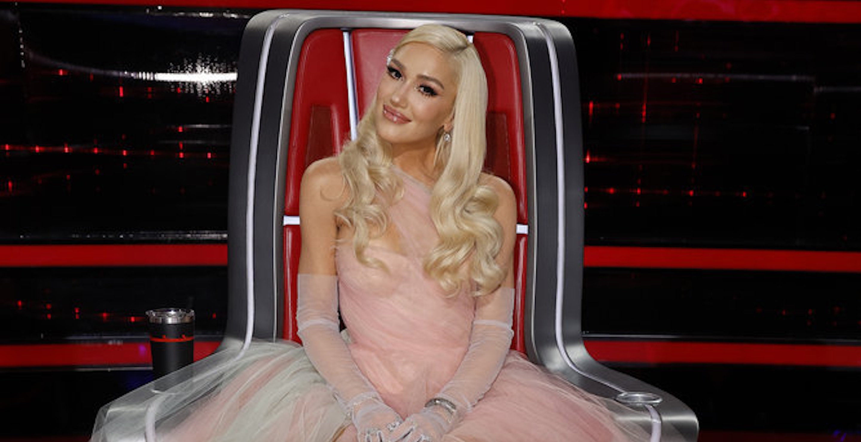 Gwen Stefani Dressed Like a Princess for 'The Voice' Finale Gwen Stefani Dressed Like a Princess for 'The Voice' Finale