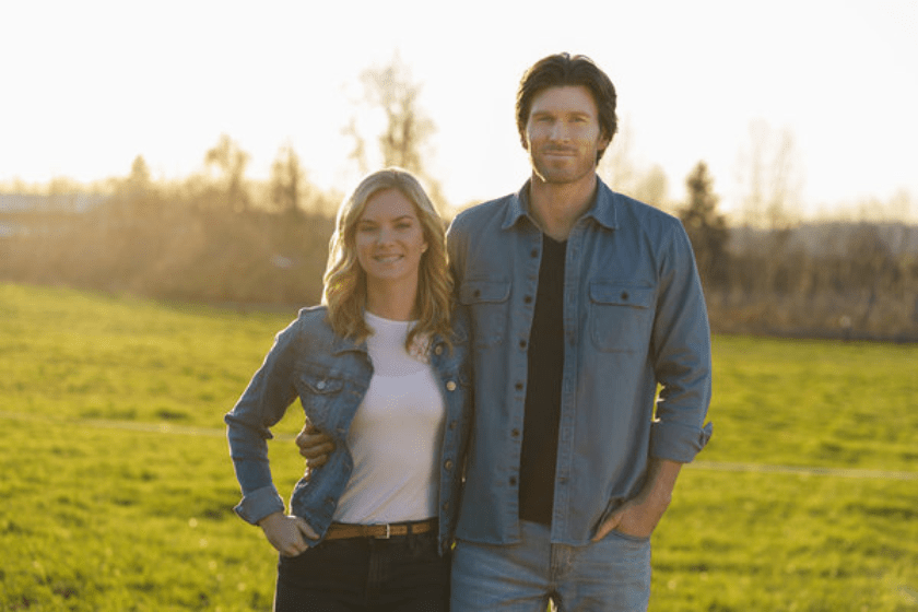 Cindy Busby, Christopher Russell