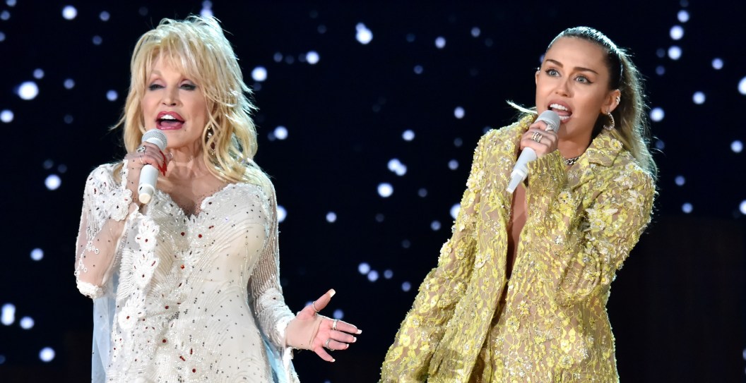 LOS ANGELES, CA - FEBRUARY 10: Dolly Parton (L) and Miley Cyrus perform onstage during the 61st Annual GRAMMY Awards at Staples Center on February 10, 2019 in Los Angeles, California.