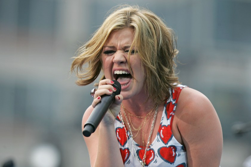 INDIANAPOLIS - SEPTEMBER 07: Kelly Clarkson performs at the NFL Opening Kickoff 2007 concert on September 6, 2007 in Indianapolis, Indiana..
