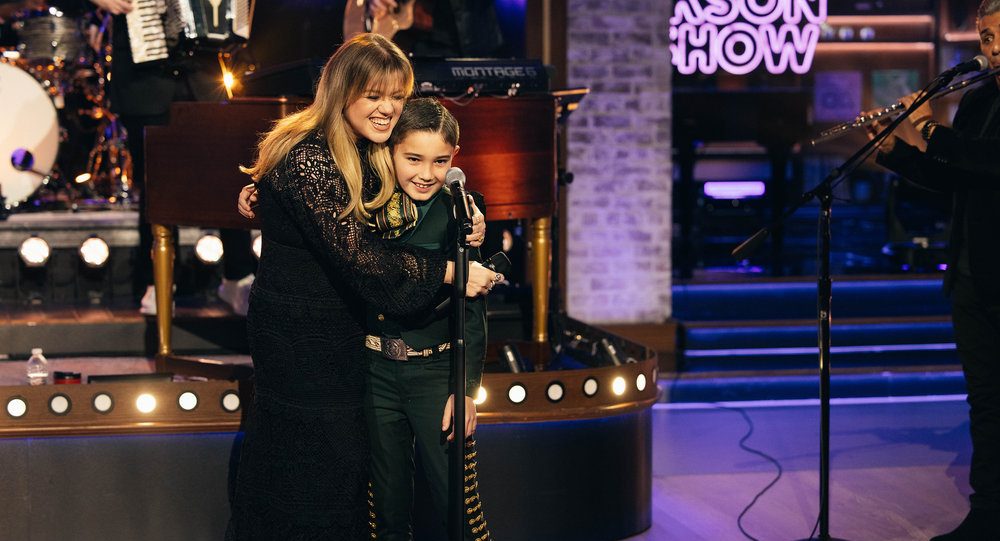 THE KELLY CLARKSON SHOW -- Episode 7I060 -- Pictured: (l-r) Kelly Clarkson, Mateo Lopez