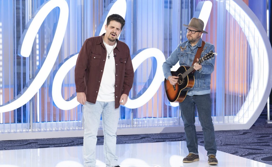 AMERICAN IDOL Ð Ò702 (Auditions)Ó Judges Luke Bryan, Katy Perry and Lionel Richie join host Ryan Seacrest for a special walk down memory lane in their hometowns while auditions in search of the most talented singers and musicians continue. SUNDAY, FEB. 25