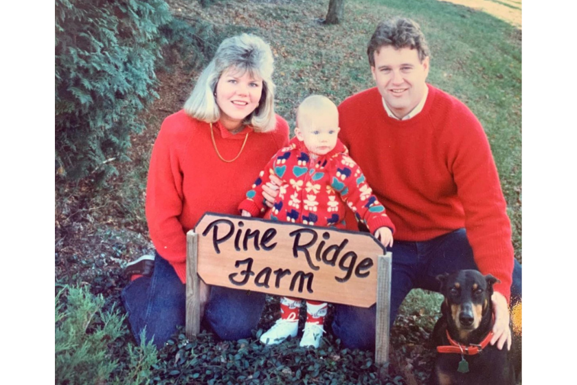 Young Taylor Swift and her parents Scott and Andrea Swift on the Pine Ridge Christmas tree farm