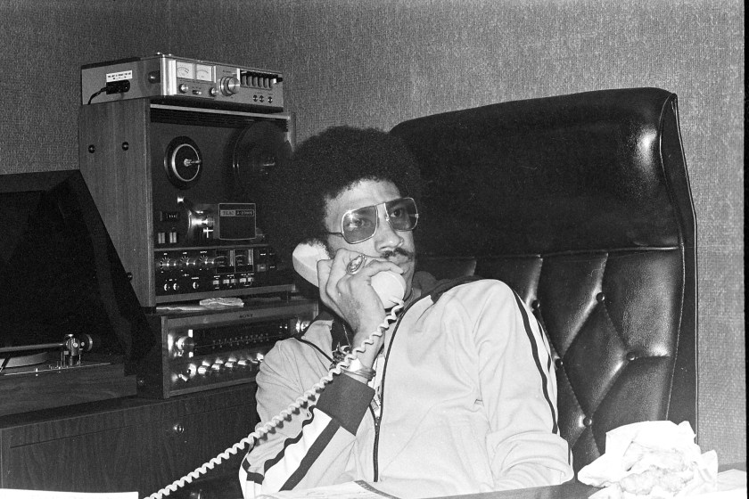 NEW YORK, NY - SEPTEMBER 03: Lionel Richie of The Commodores at The Brill Building on September 3, 1976 in New York City.