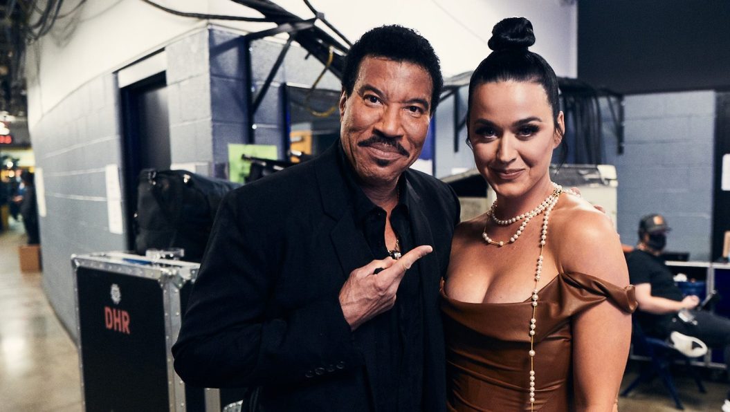 NASHVILLE, TENNESSEE - NOVEMBER 10: Lionel Richie and Katy Perry backstage during the 55th annual Country Music Association awards at the Bridgestone Arena on November 10, 2021 in Nashville, Tennessee.