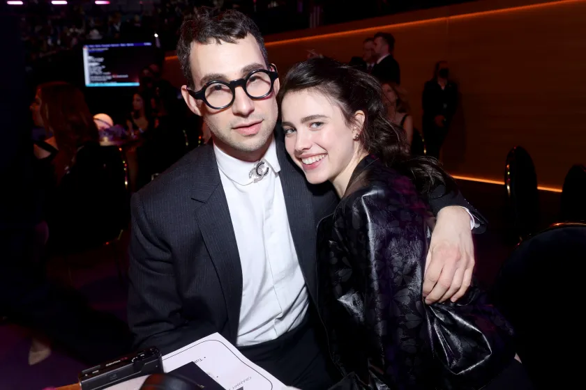 LAS VEGAS, NEVADA - APRIL 03: (L-R) Jack Antonoff and Margaret Qualley attend the 64th Annual GRAMMY Awards at MGM Grand Garden Arena on April 03, 2022 in Las Vegas, Nevada.