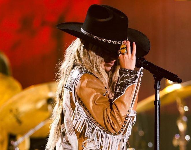 PEOPLE'S CHOICE AWARDS -- Pictured: Lainey Wilson on stage at The Barker Hangar on February 18, 2024 --