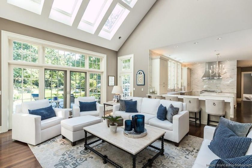 Travis Kelce home living room