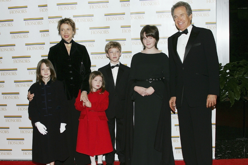 Warren Beatty, Annette Bening and their kids at the Kennedy Center Honors in 2004