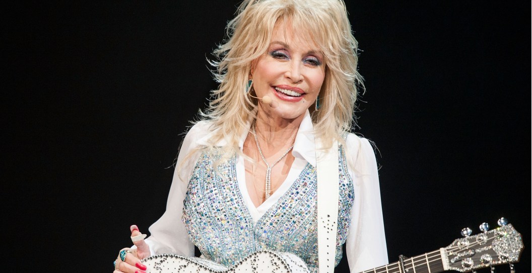 Dolly Parton Fans Want Duet With Beyoncé at CMAs as Country Icon Shares Thoughts on "Jolene"
