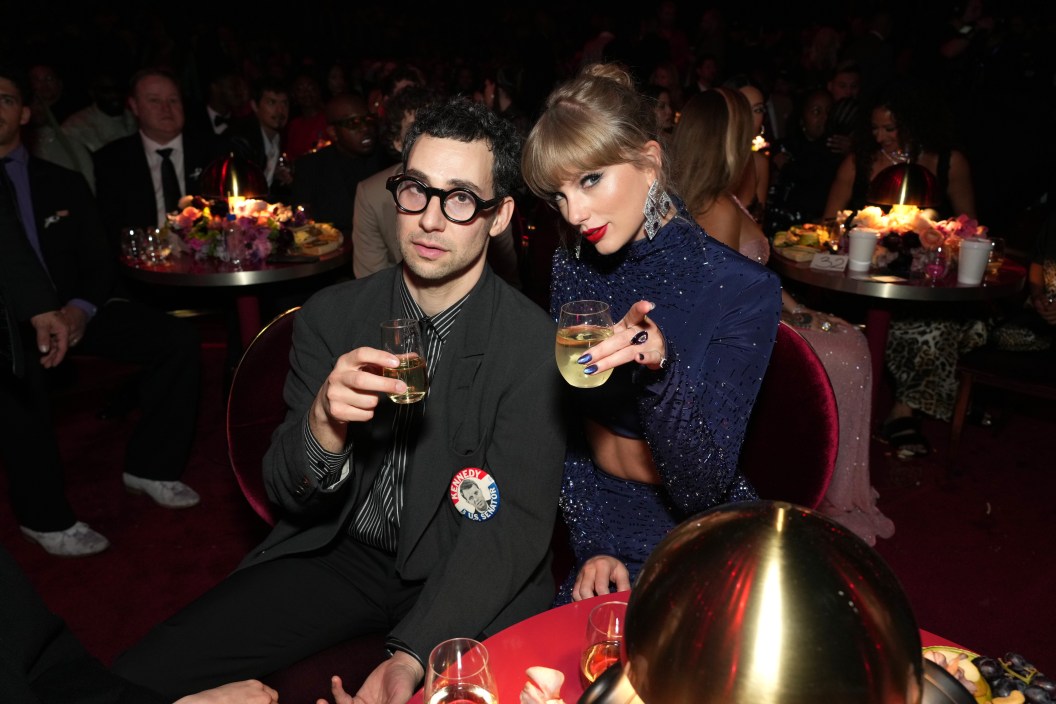 LOS ANGELES, CALIFORNIA - FEBRUARY 05: (L-R) Jack Antonoff and Taylor Swift attend the 65th GRAMMY Awards at Crypto.com Arena on February 05, 2023 in Los Angeles, California.