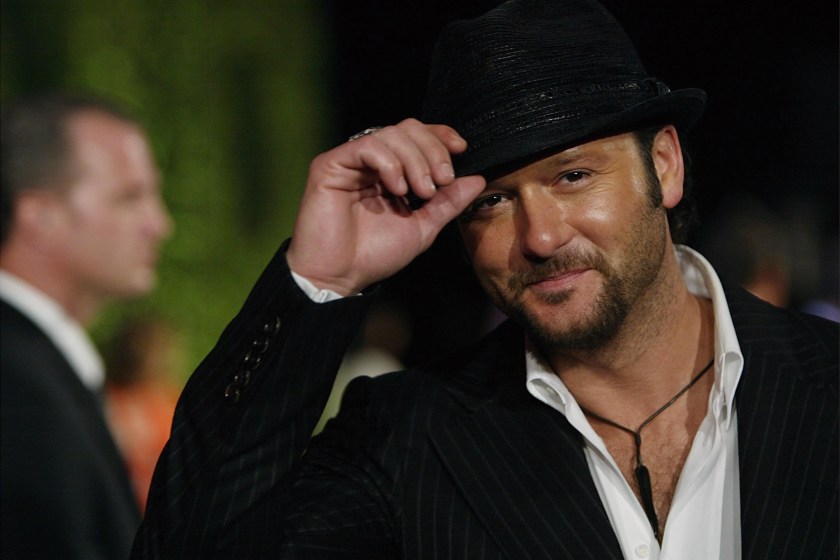 HOLLYWOOD, CA - FEBRUARY 29:  Singer Tim McGraw attends The 2004 Vanity Fair Oscar Party at Mortons Restaurant, February 29, 2004 in Hollywood, California.  