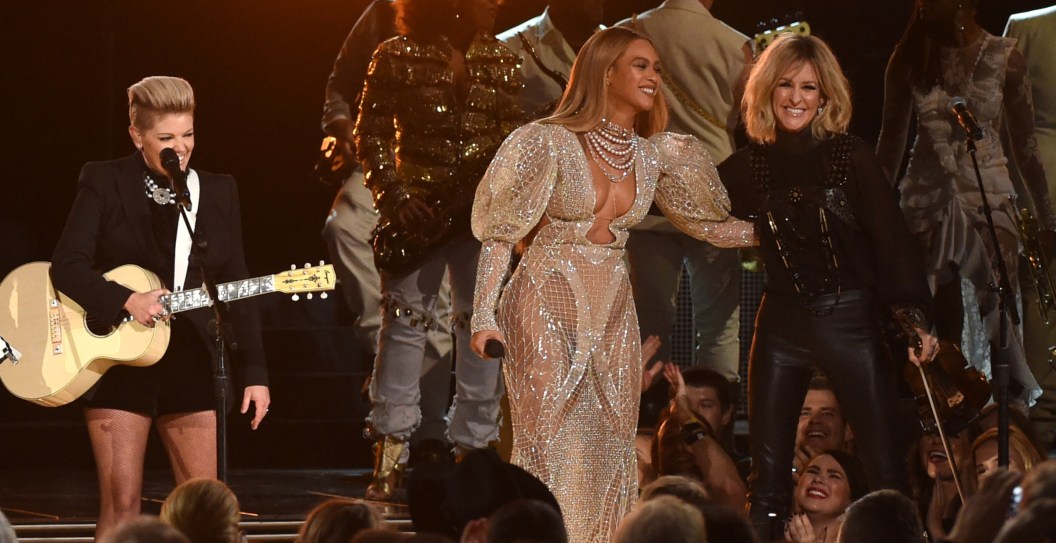 The Chicks' Comments About 2016 CMAs Controversy Go Viral After Beyoncé Shades Awards Show