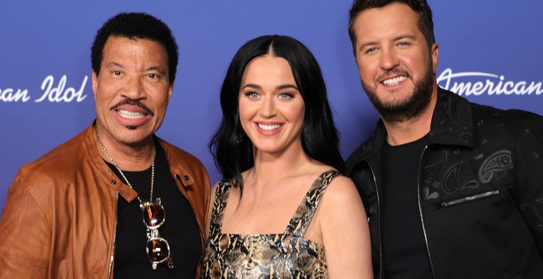 Lionel Richie Blames Luke Bryan For Knocking Katy Perry's Top Off In 'American Idol' Wardrobe Malfunction