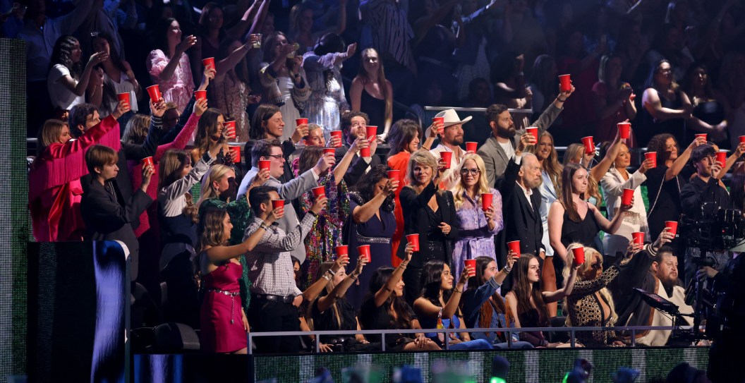 Toby Keith's Kids Get Emotional As CMT Crowd Raises Red Solo Cups in Toby Keith's Honor