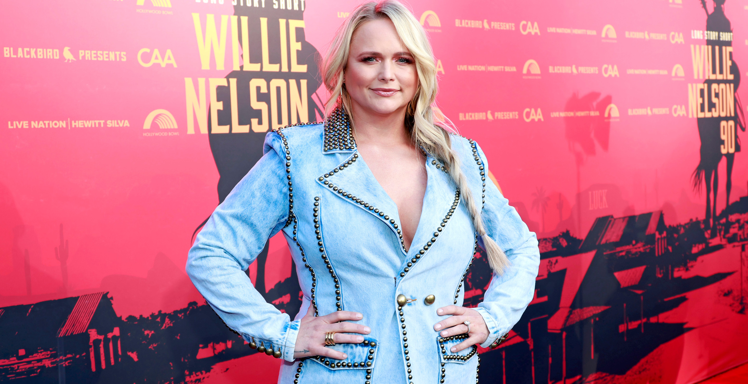 Gwen Stefani Fans Call Out Miranda Lambert For Copying No Doubt Singer's Look For ACM Awards