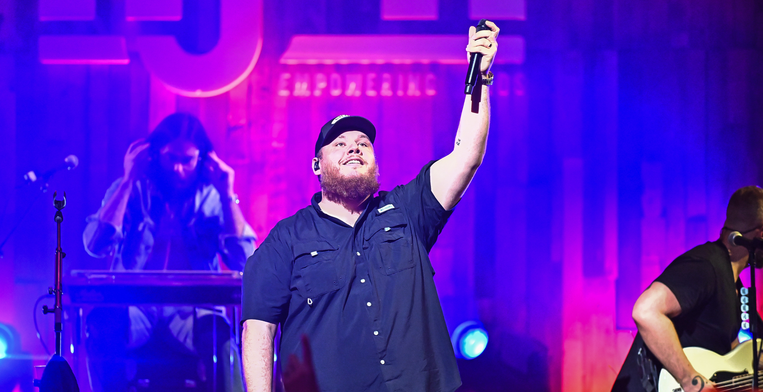 Luke Combs Warms Hearts by Donating $100k to Cancer Research