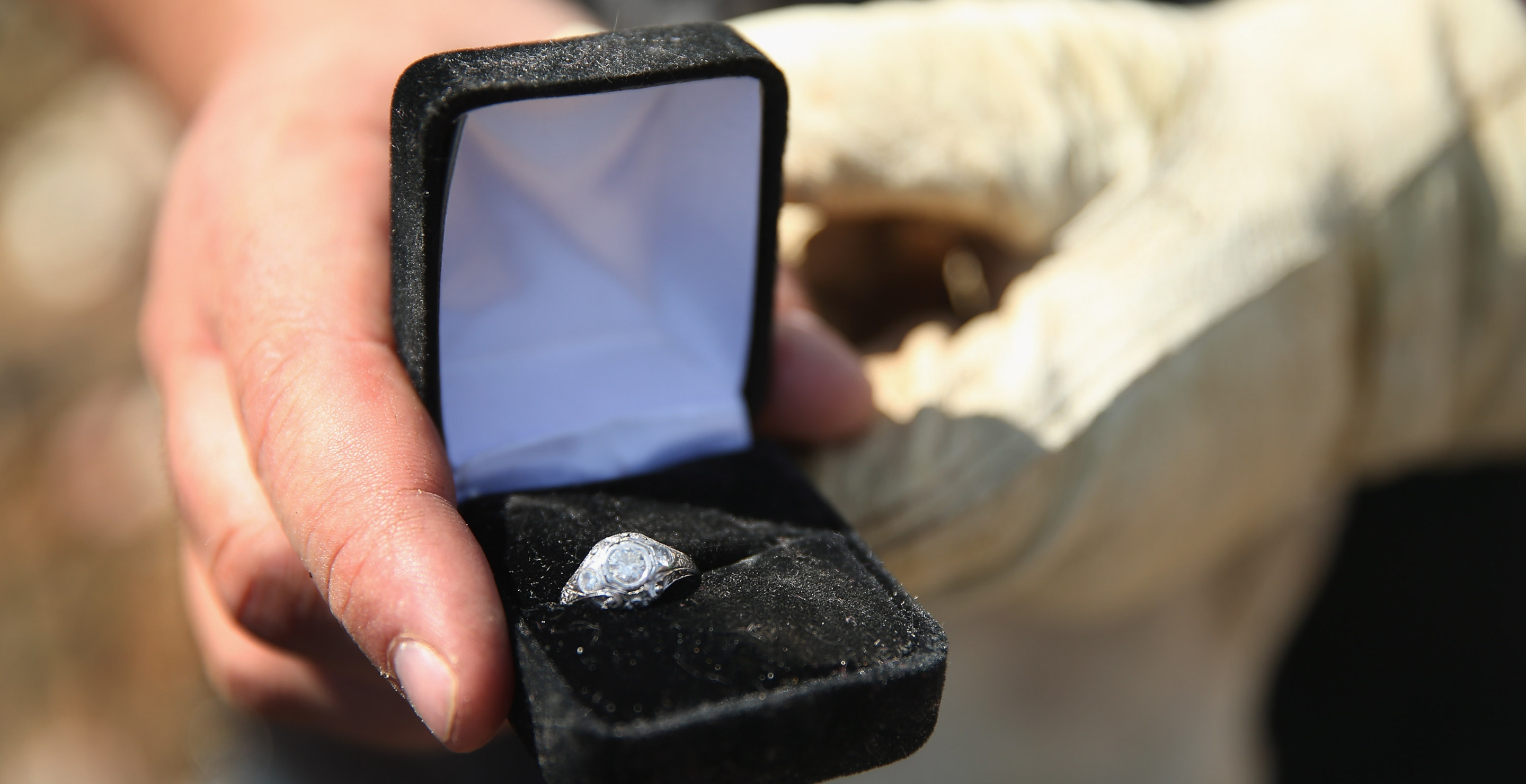 Tennessee Marriage Proposal Leads Arrest After Armed Man Threatens Store Clerk To Marry Him