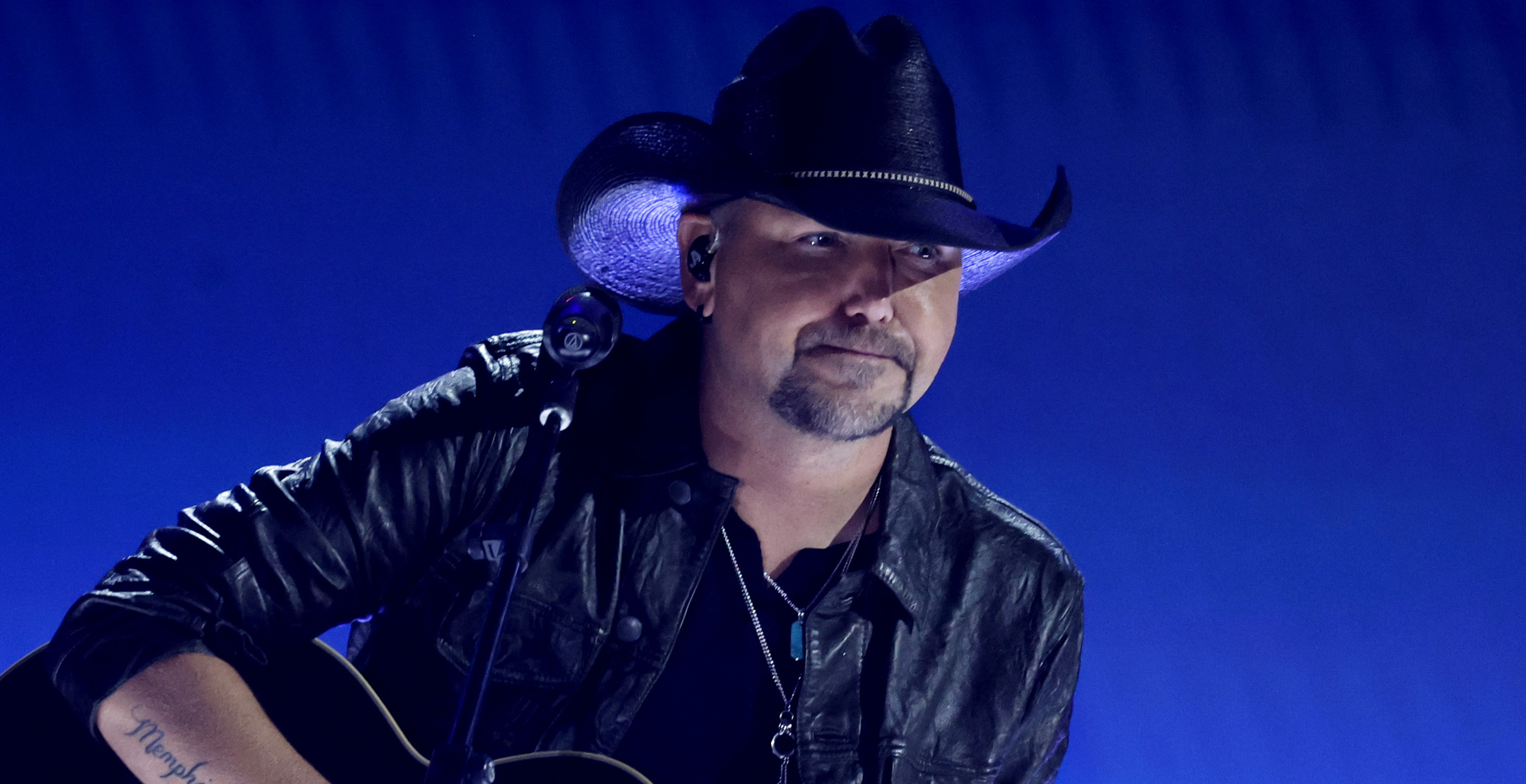 toby-keiths-family-thanks-jason-aldean-for-moving-tribute-at-acm-awards