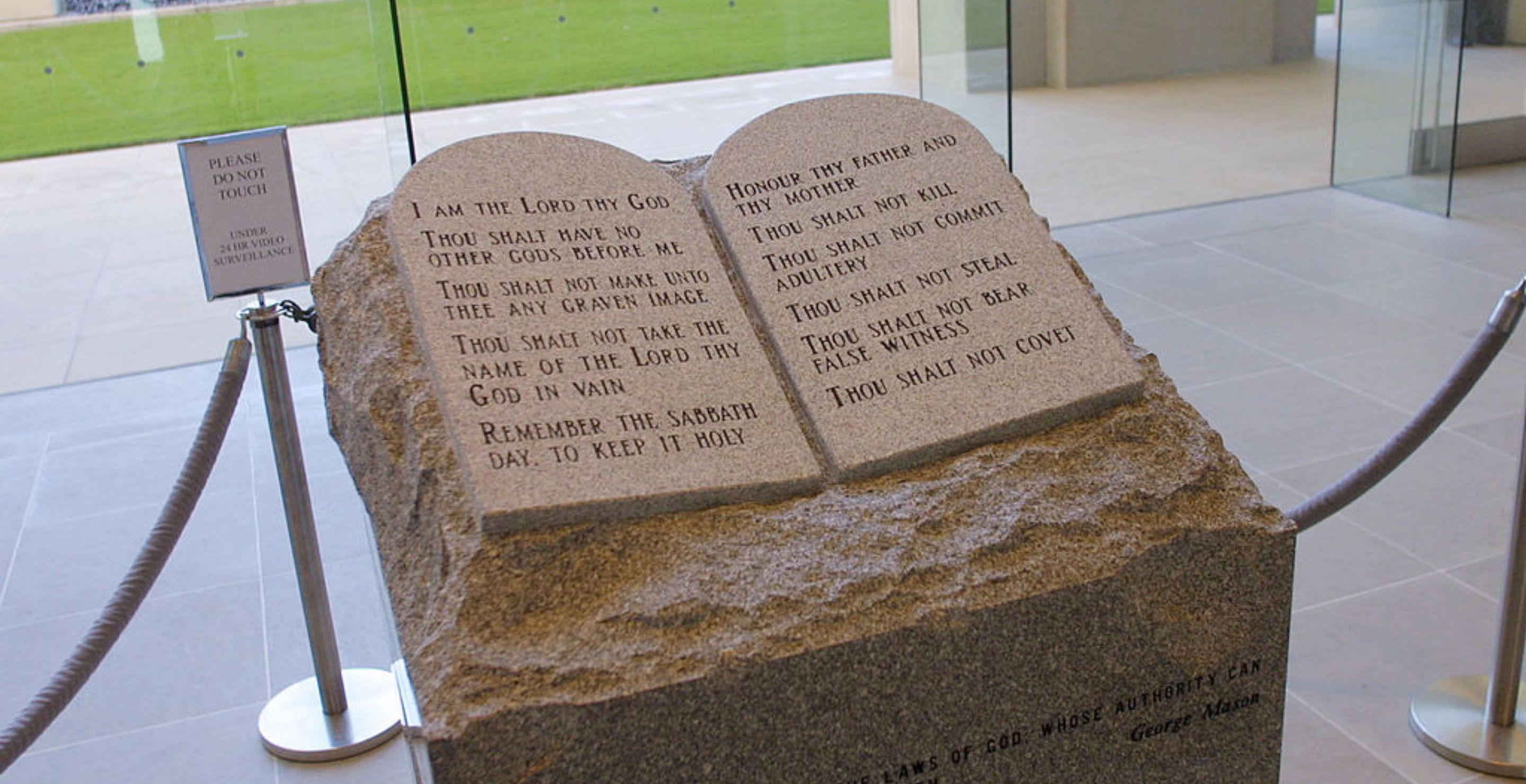 Louisiana Becomes First State To Require 10 Commandments In Public Schools