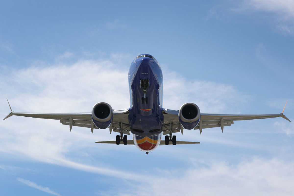 southwest-boeing-plane-takes-dive-comes-within-500-feet-of-residential-neighborhood