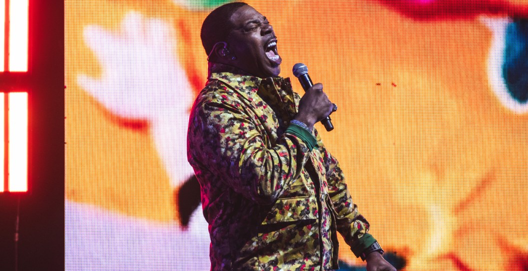 Busta Rhymes Has A Meltdown On Stage And Curses Out Fans