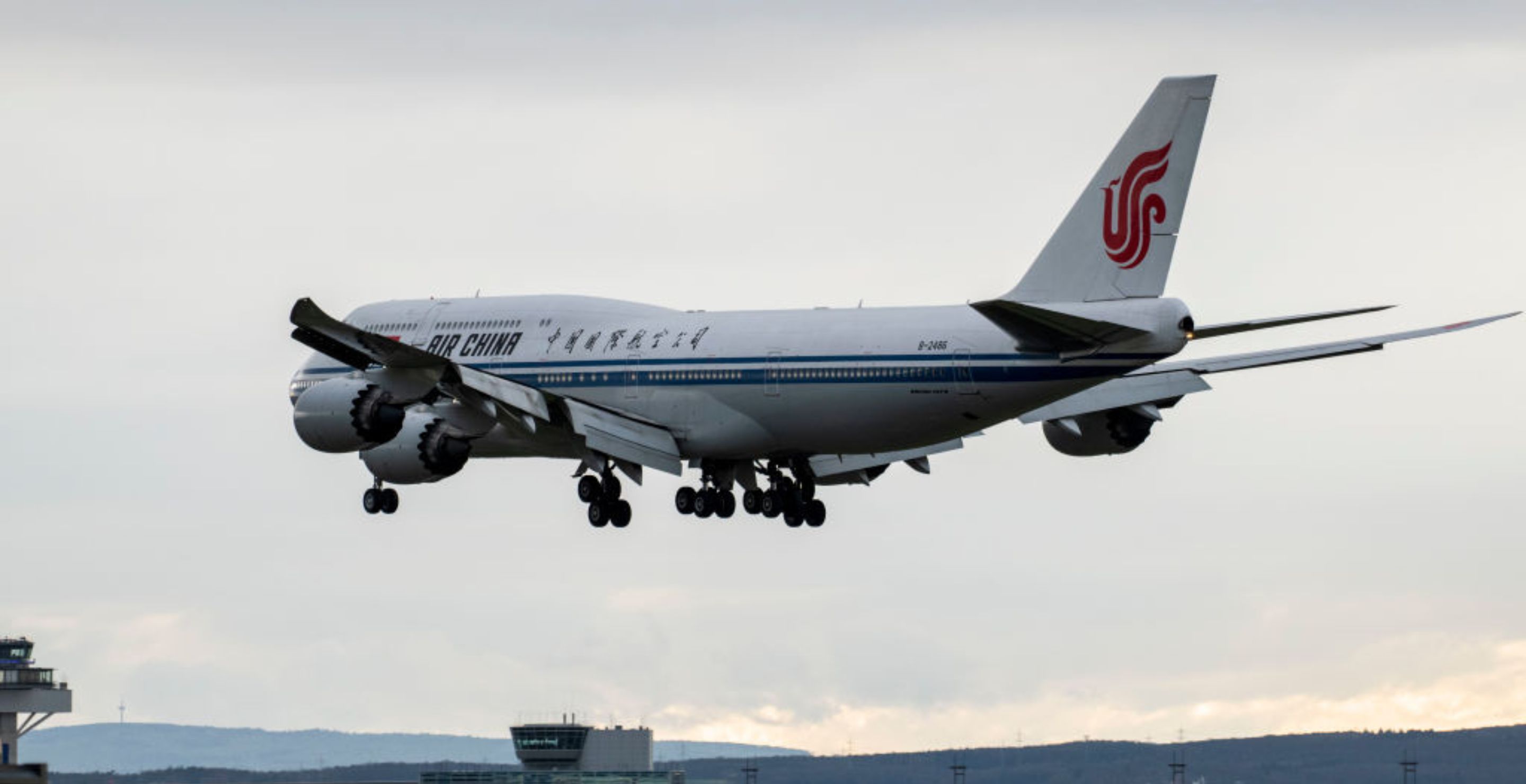 Chaos Erupts After First-Time Flyer Opens Emergency Exit Thinking It