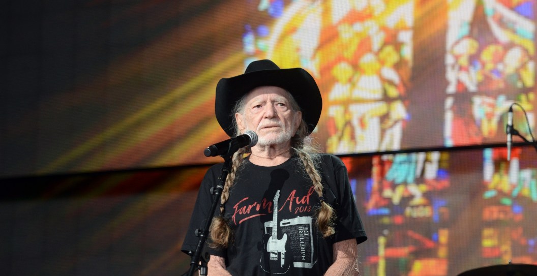 Willie Nelson Once Stopped A Shootout in Alabama - Wide Open Country
