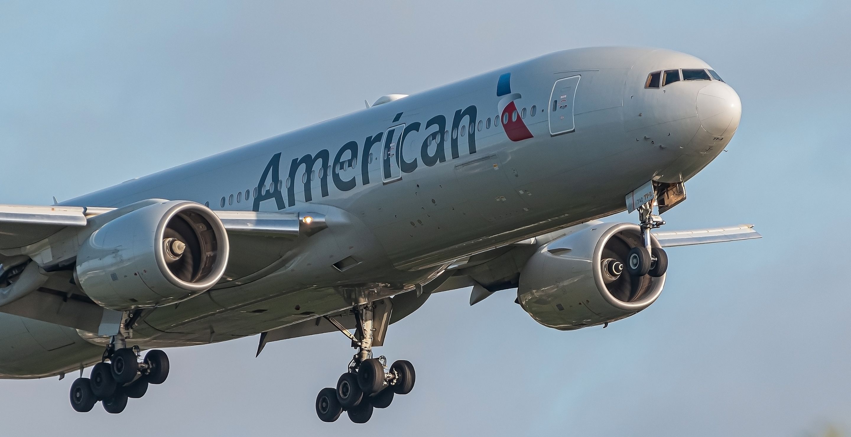 American Airlines Removes Passenger With Bloodied Head
