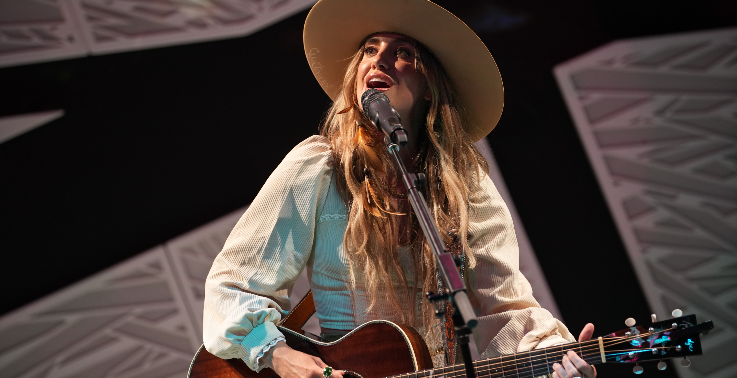 Lainey Wilson Reveals A Fan Spit On Her During A Concert