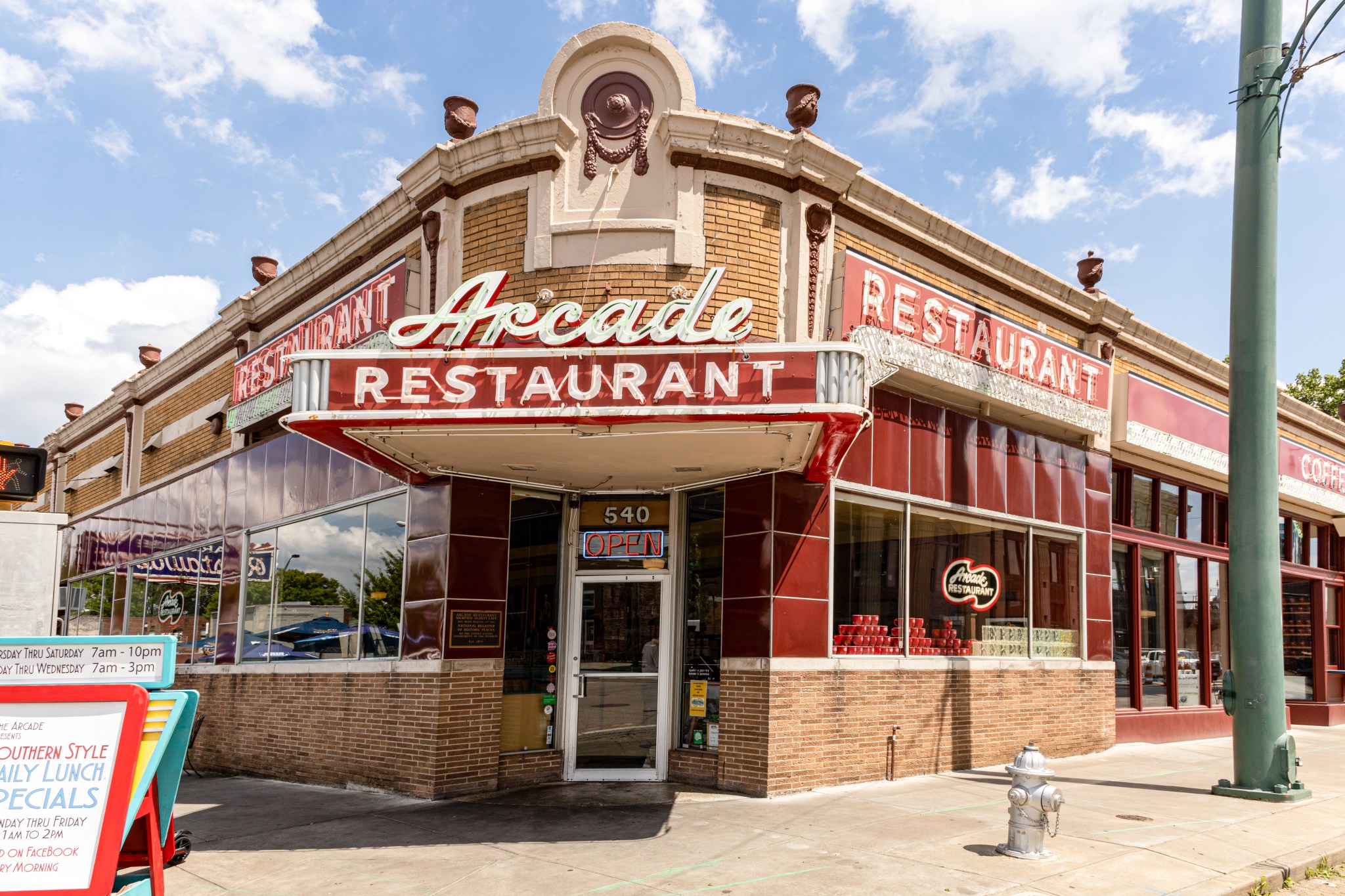 Elvis Presley Blvd Restaurants