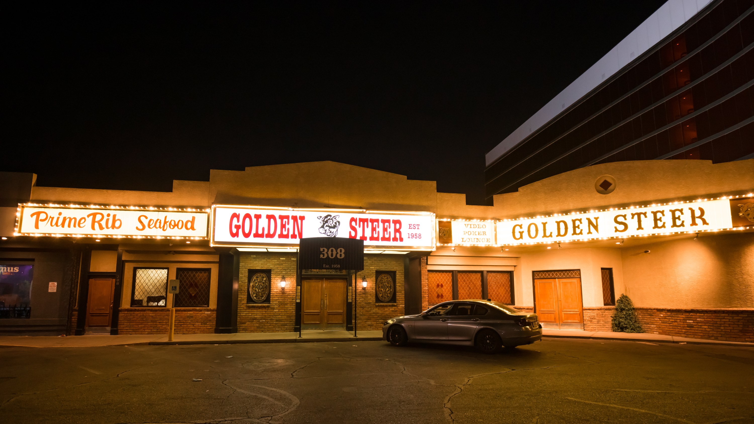 4 Restaurants Elvis Presley Ate At That I'd Love To Try - Wide Open Country