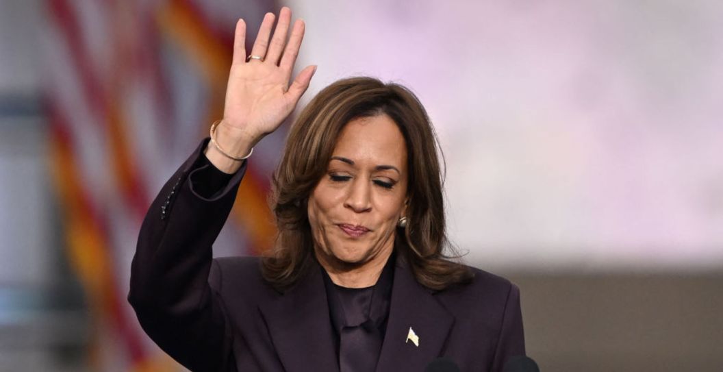 kamala harris drinks in front of nephews and faces backlash