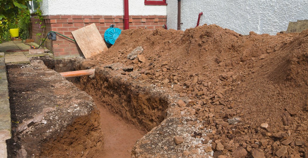 Iowa Man Claims He Got Buried Alive For 20 Minutes While Working Now He's Suing