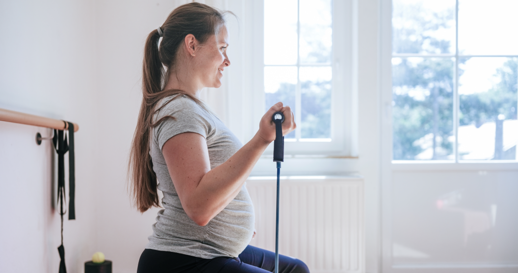 Very Pregnant Brittany Mahomes Lifts Some Iron In Gym Workout - Wide ...