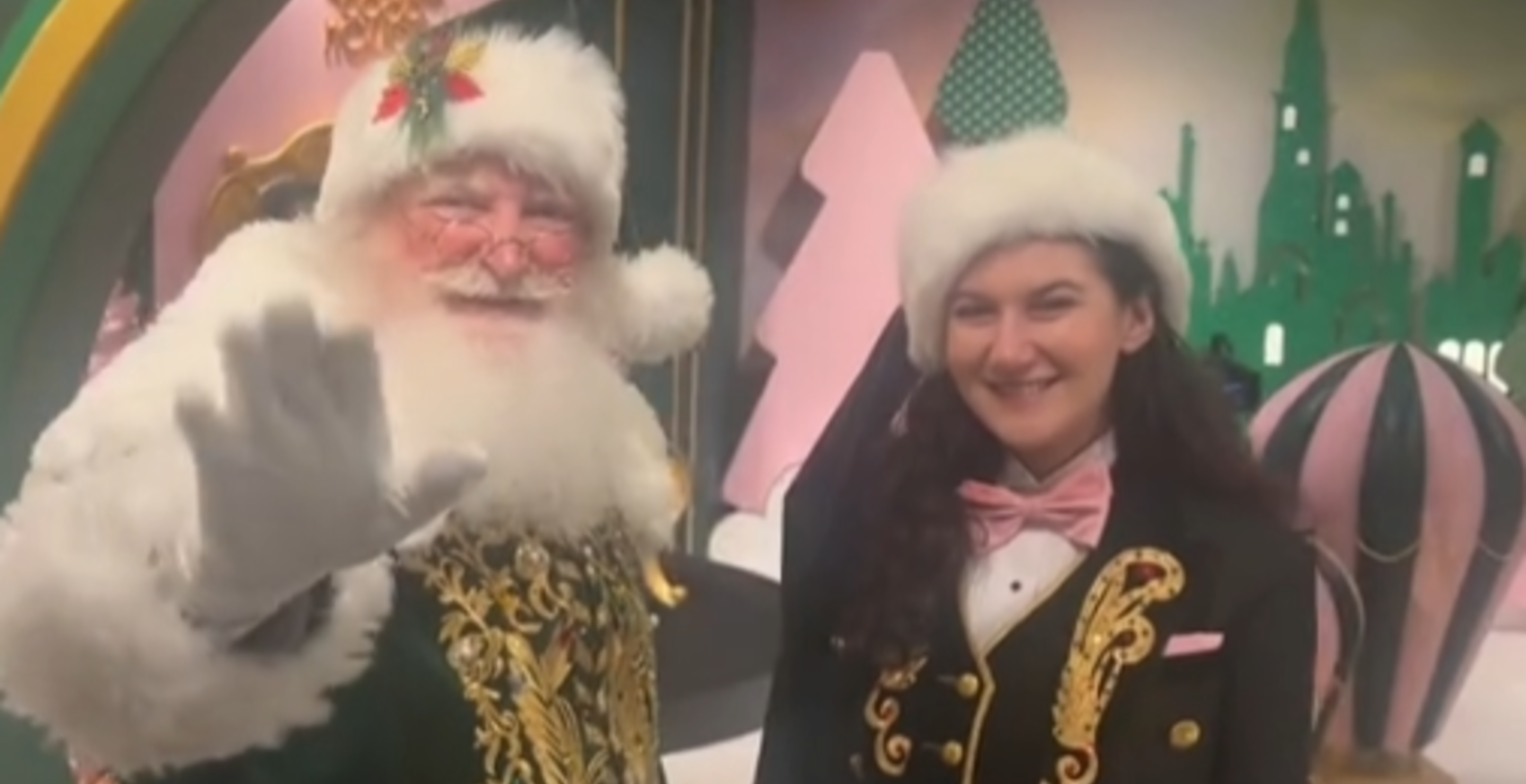 bloomingdale's santa is green and parents aren't happy
