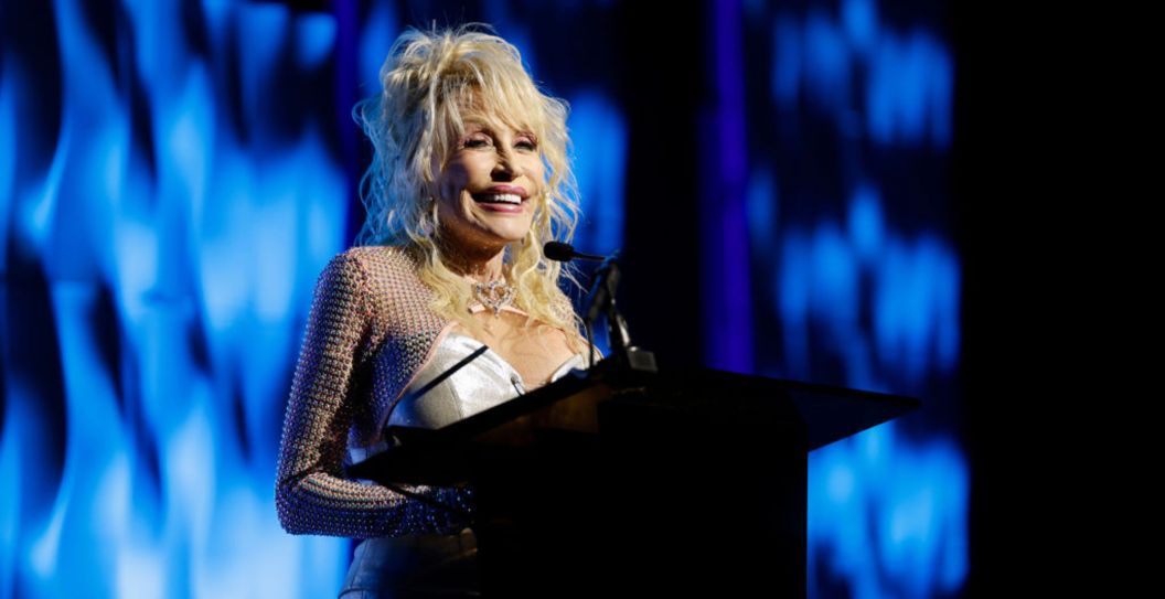 dolly parton tells story of when her husband attended an event