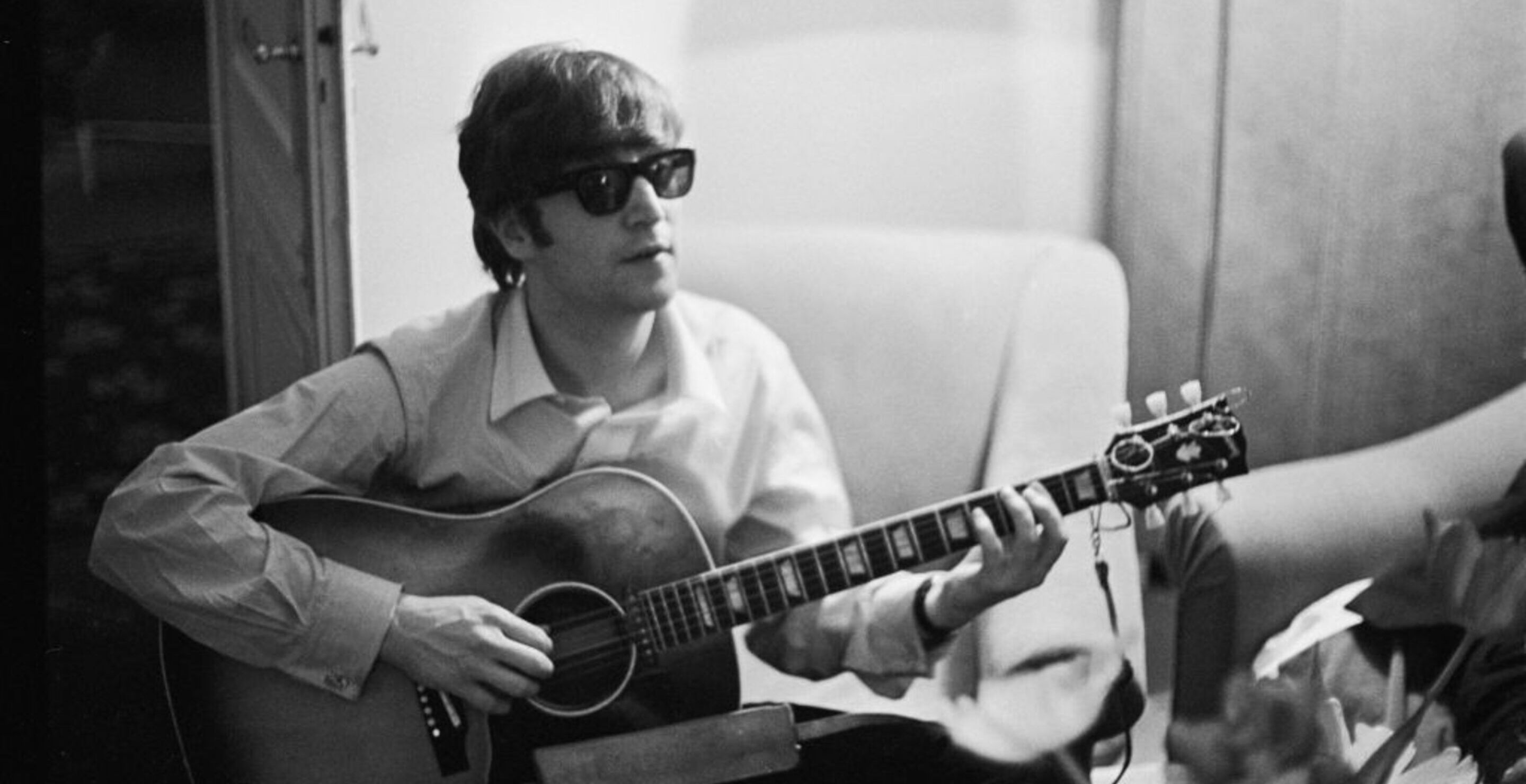 john lennon explained the meaning behind happy xmas war is over