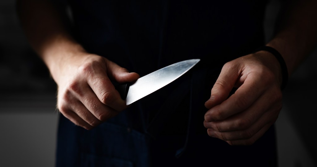 woman stabbed in the throat in Grand Central Station