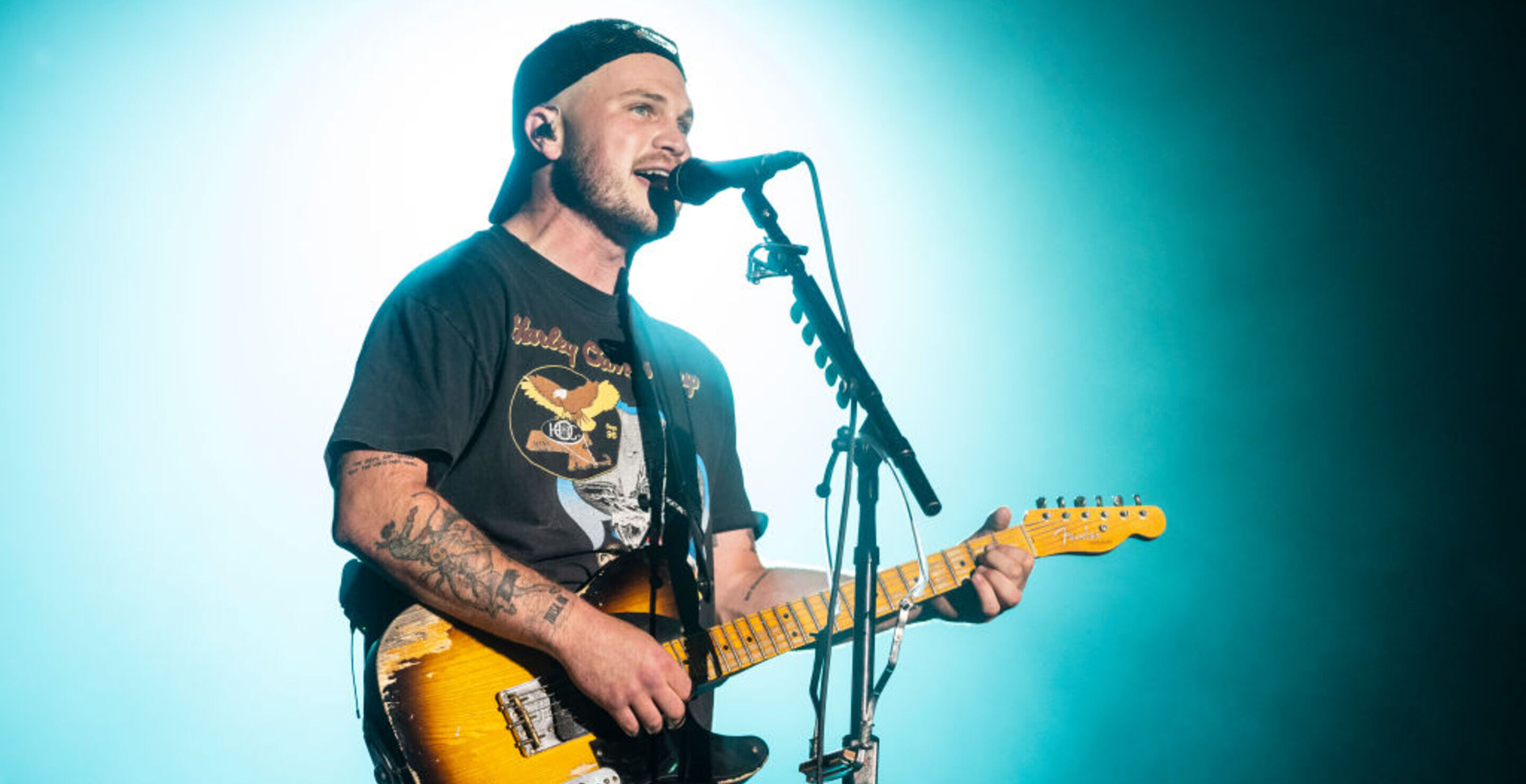 zach bryan stops concert again due to thrown items