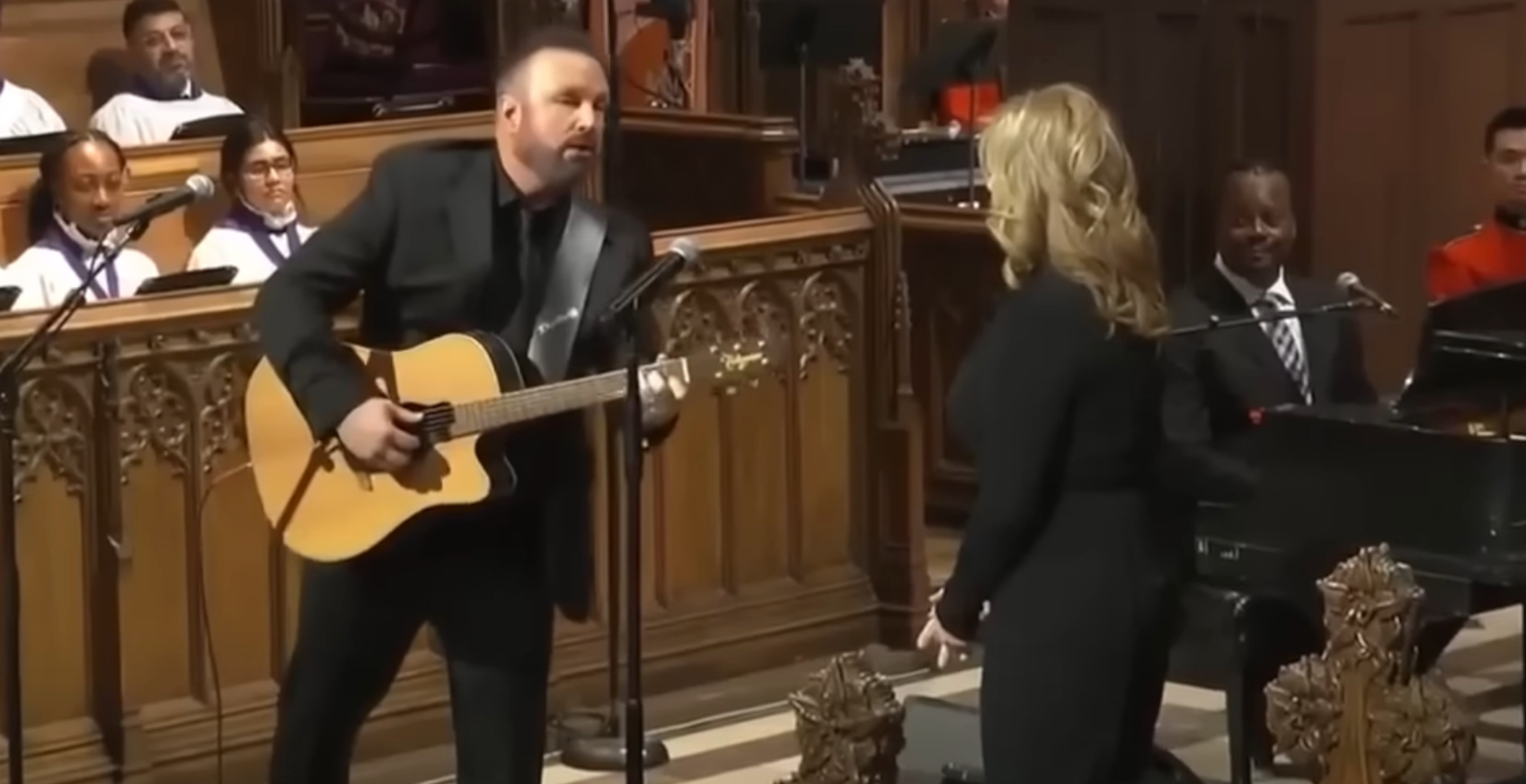 Watch: Garth Brooks And Trisha Yearwood Perform Emotional Rendition Of