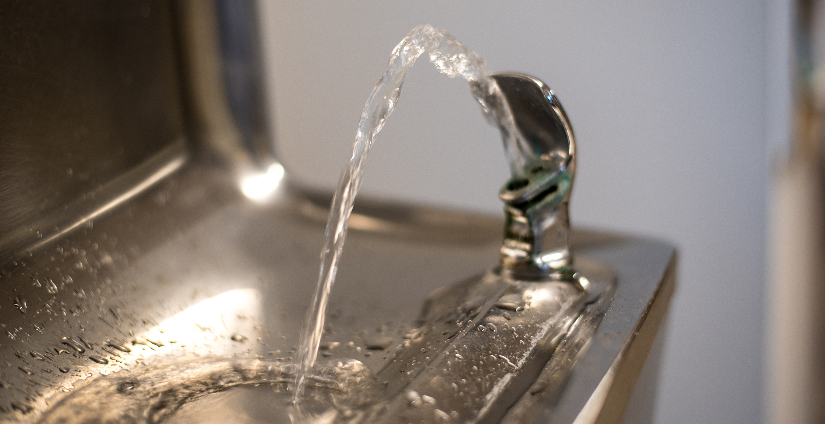 water fountain scolds 8-year-old girl