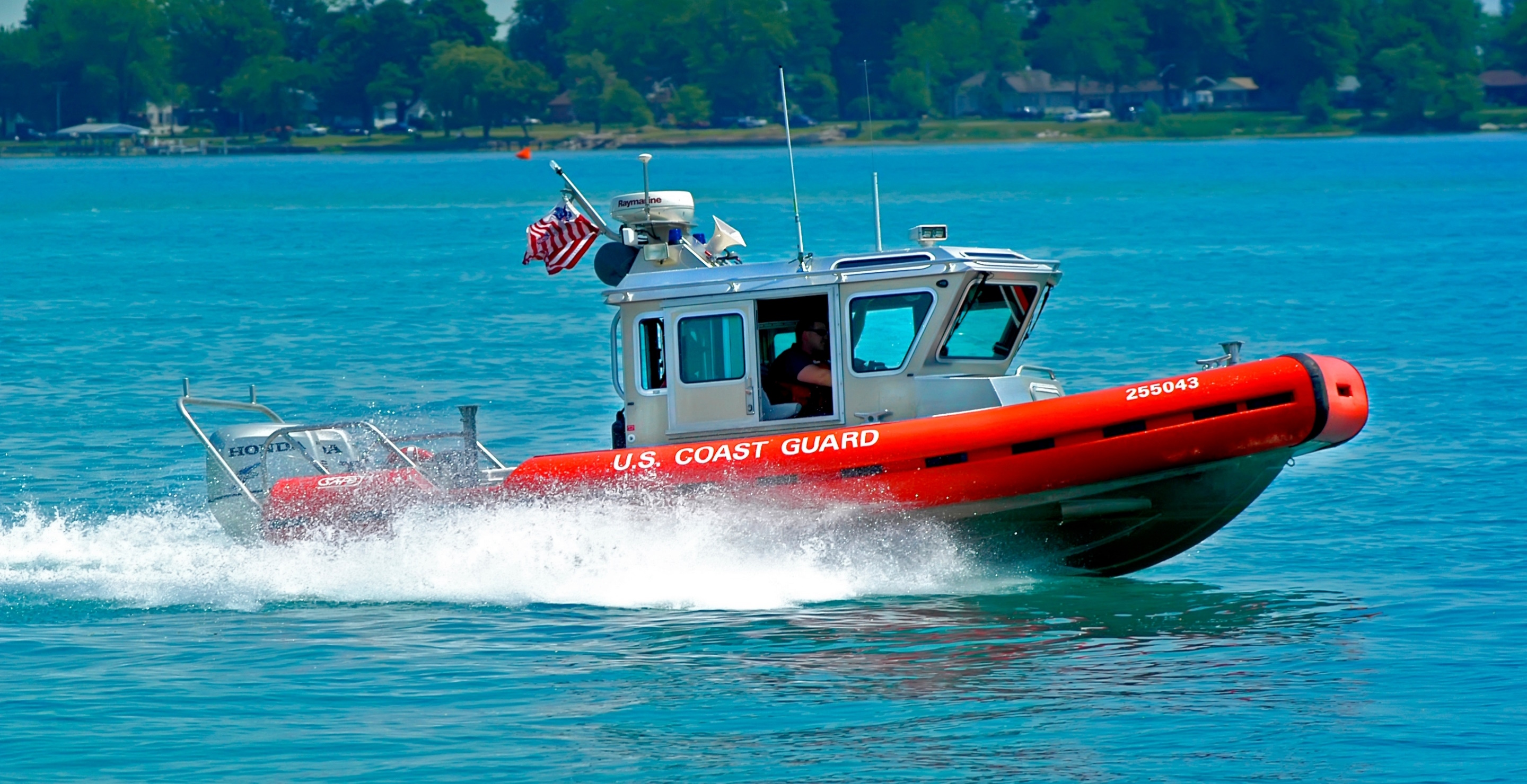 3 People Killed, 2 Injured In New York Boating Accident