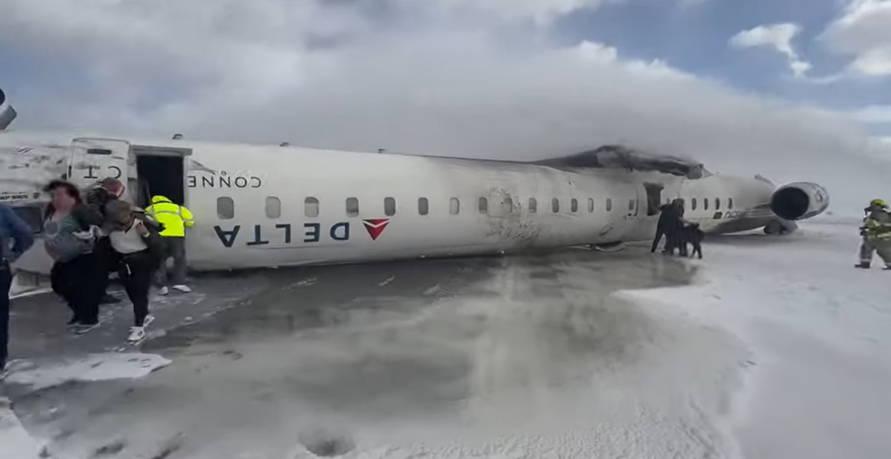 Delta jet crash, Toronto, pilot, news