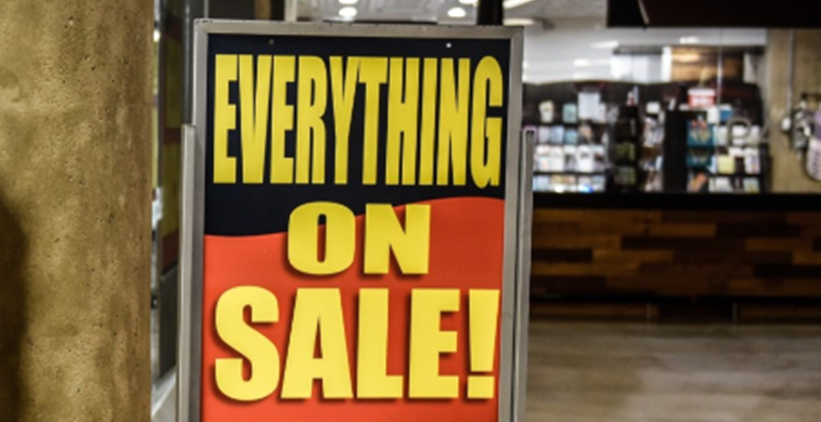 Dollar General, Walgreens, Store Closings
