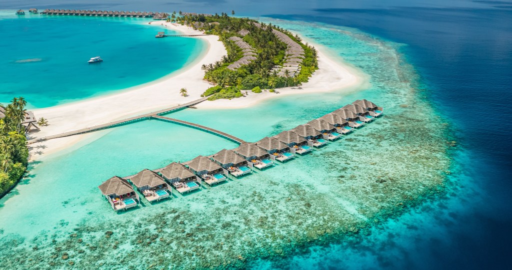 Boat Sinks On Honeymoon In The Maldives