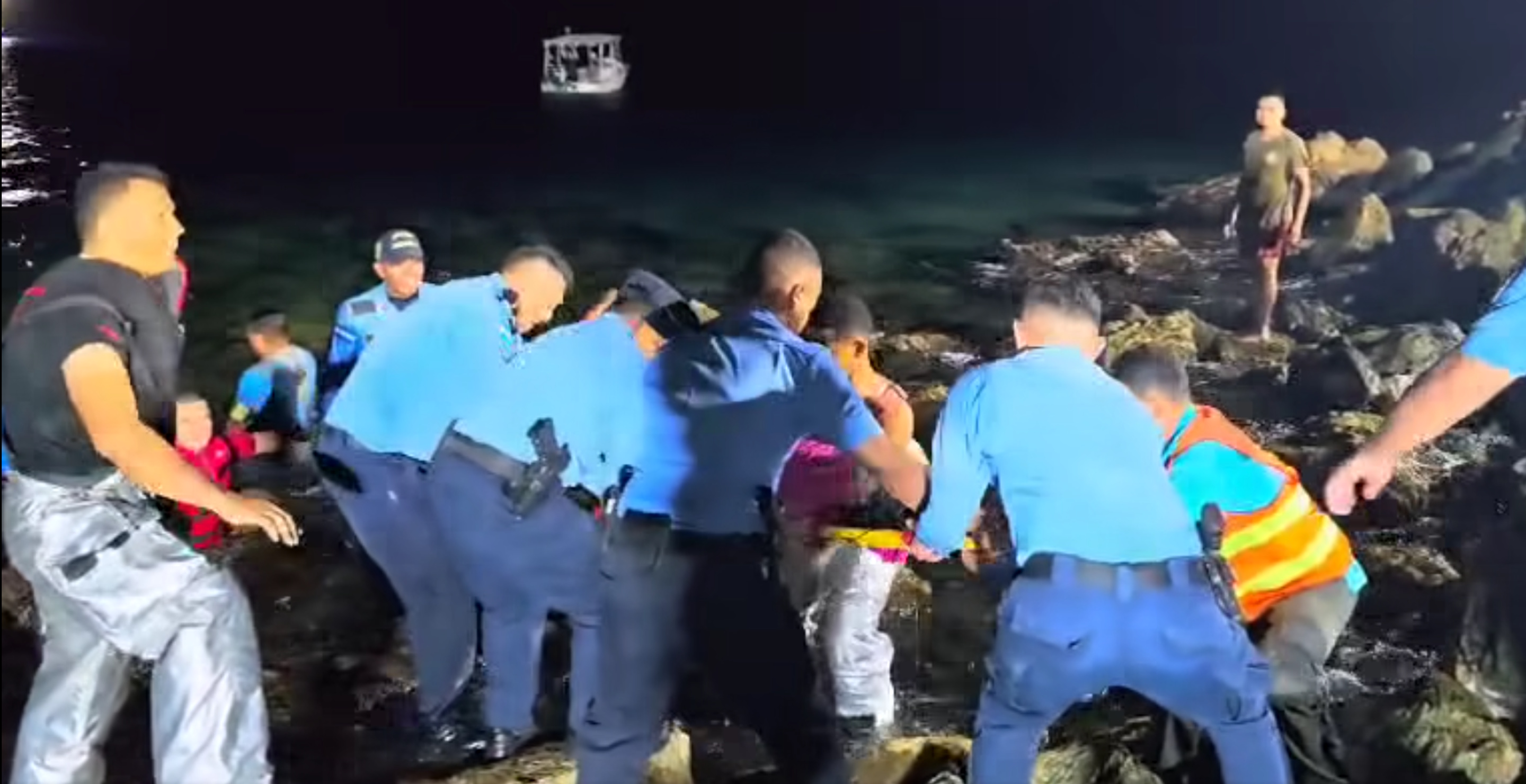 World Famous Singer Among 12 Dead In Remote Island Plane Crash