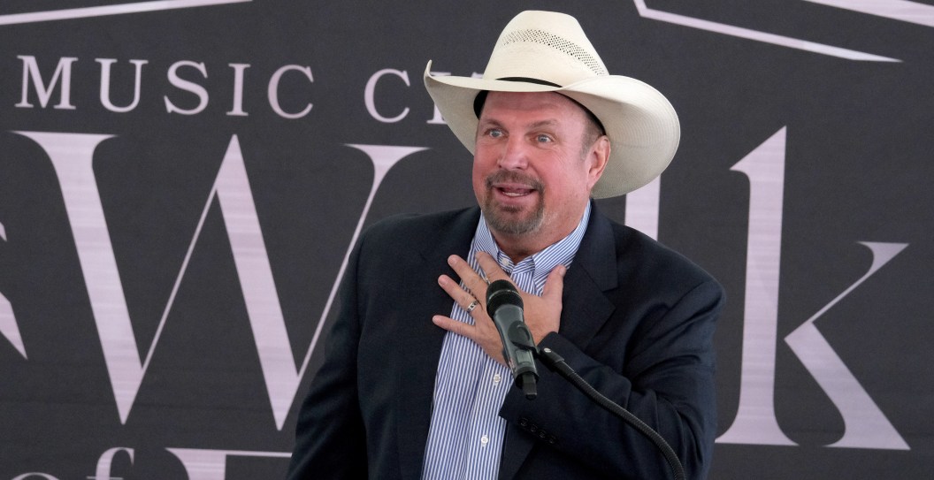 Opry 100 Viewers Blast Garth Brooks For Trying And Failing To Imitate George Jones During Duet With Trisha Yearwood